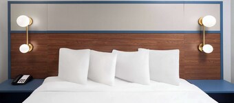 AmericInn by Wyndham Eagle River Downtown