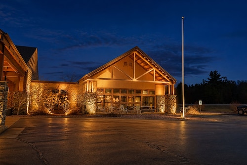 Coratel Inn & Suites by Jasper Black River Falls