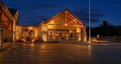 Coratel Inn & Suites by Jasper Black River Falls