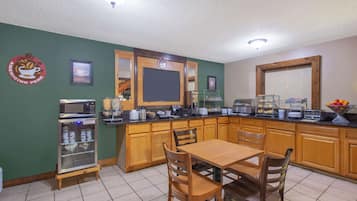 Desayuno completo incluido todos los días