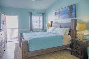 Tabla de planchar con plancha, wifi gratis y ropa de cama