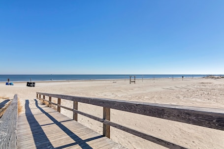 Beach nearby, 3 beach bars