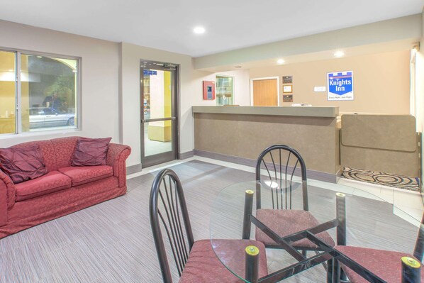 Lobby - Knights Inn Forest Hill (Fort Worth)