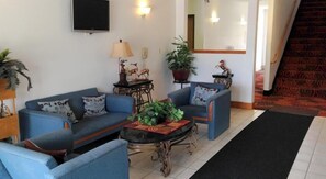 Lobby - Budget Host Caribou Inn (Hallock)