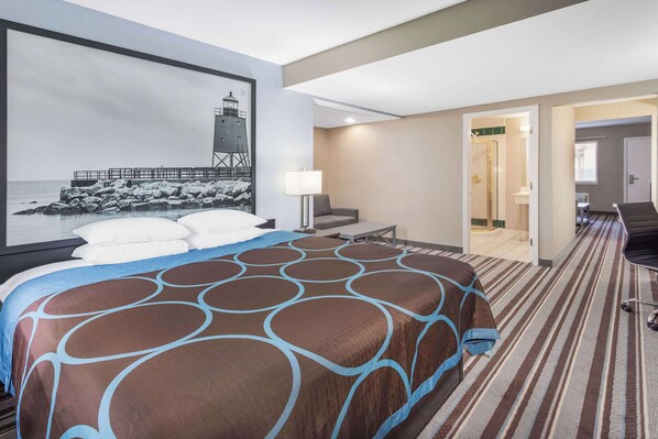 办公桌、笔记本电脑工作区、遮光窗帘、熨斗/熨衣板