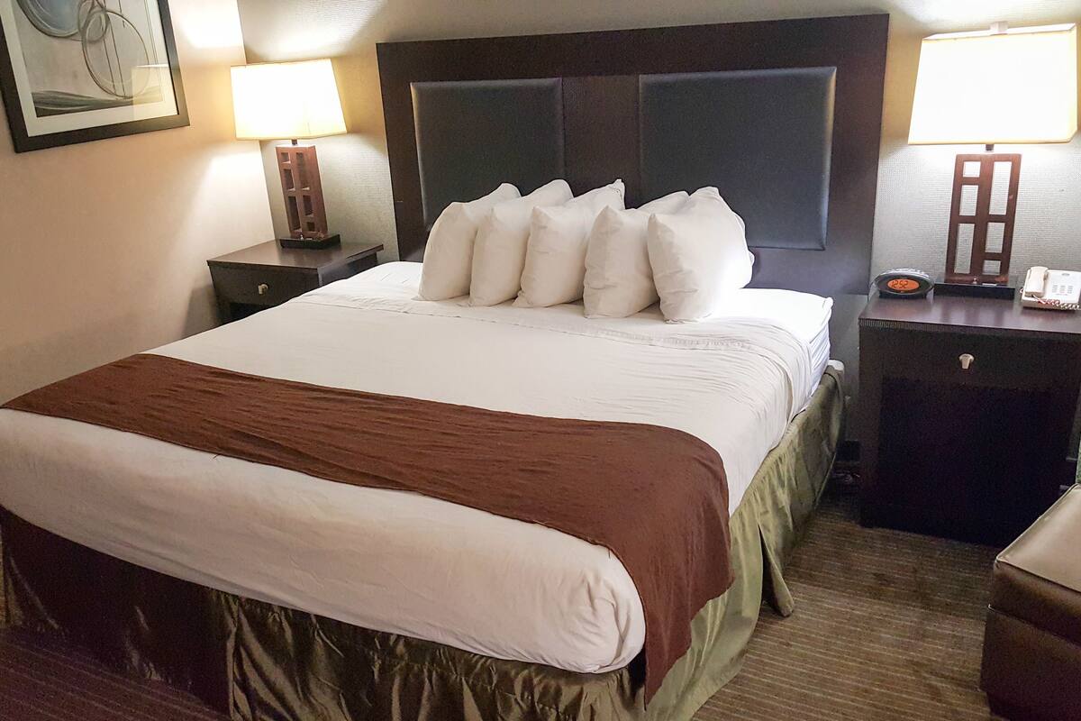 iron/ironing board, internet, bed sheets