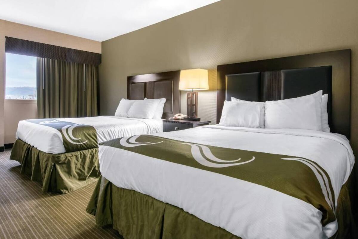 Iron/ironing board, high-speed internet, bed sheets
