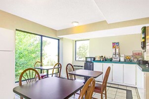 Desayuno continental incluido todos los días 