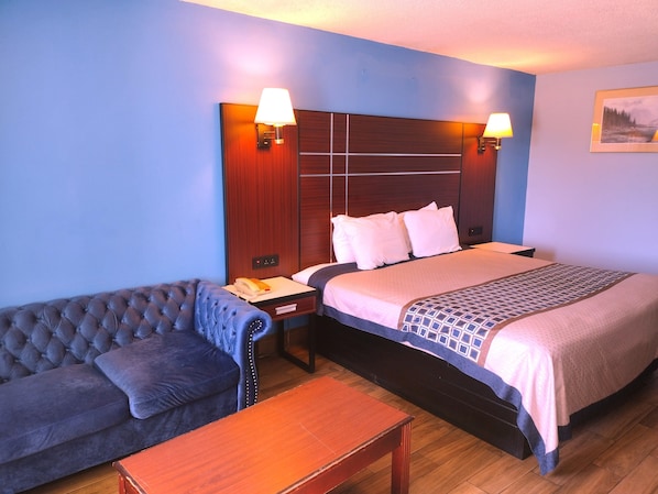 Room, 1 King Bed, Accessible, Non Smoking | Desk, blackout curtains, iron/ironing board, free WiFi