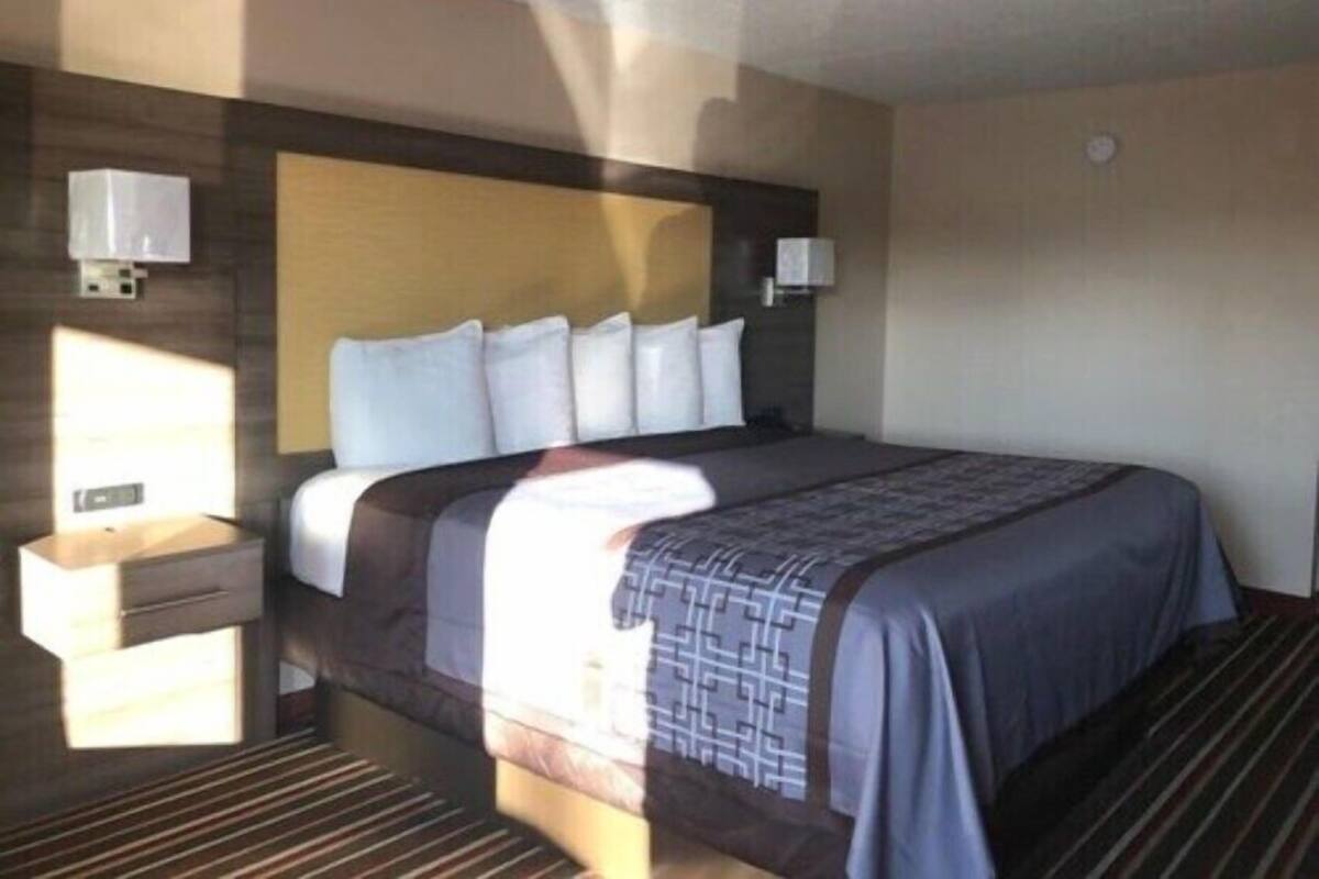 Chambre classique, 1 très grand lit, non-fumeur | Literie de qualité, couette en duvet, accès au Wi-Fi (inclus)