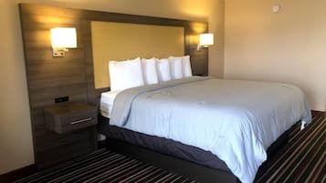 Classic Room, 1 King Bed, Smoking | Premium bedding, down comforters, free WiFi, bed sheets