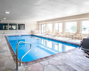Indoor pool, sun loungers