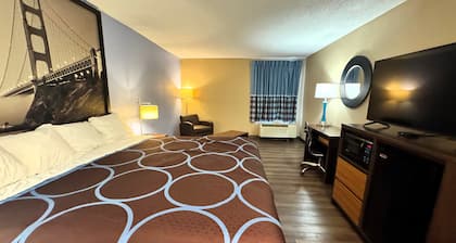 Super 8 by Wyndham Booneville