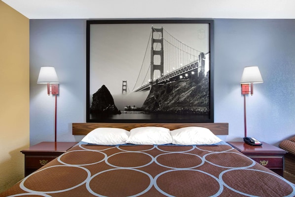 Standard Room, 1 King Bed, Non-smoking | Desk, soundproofing, iron/ironing board, free cots/infant beds