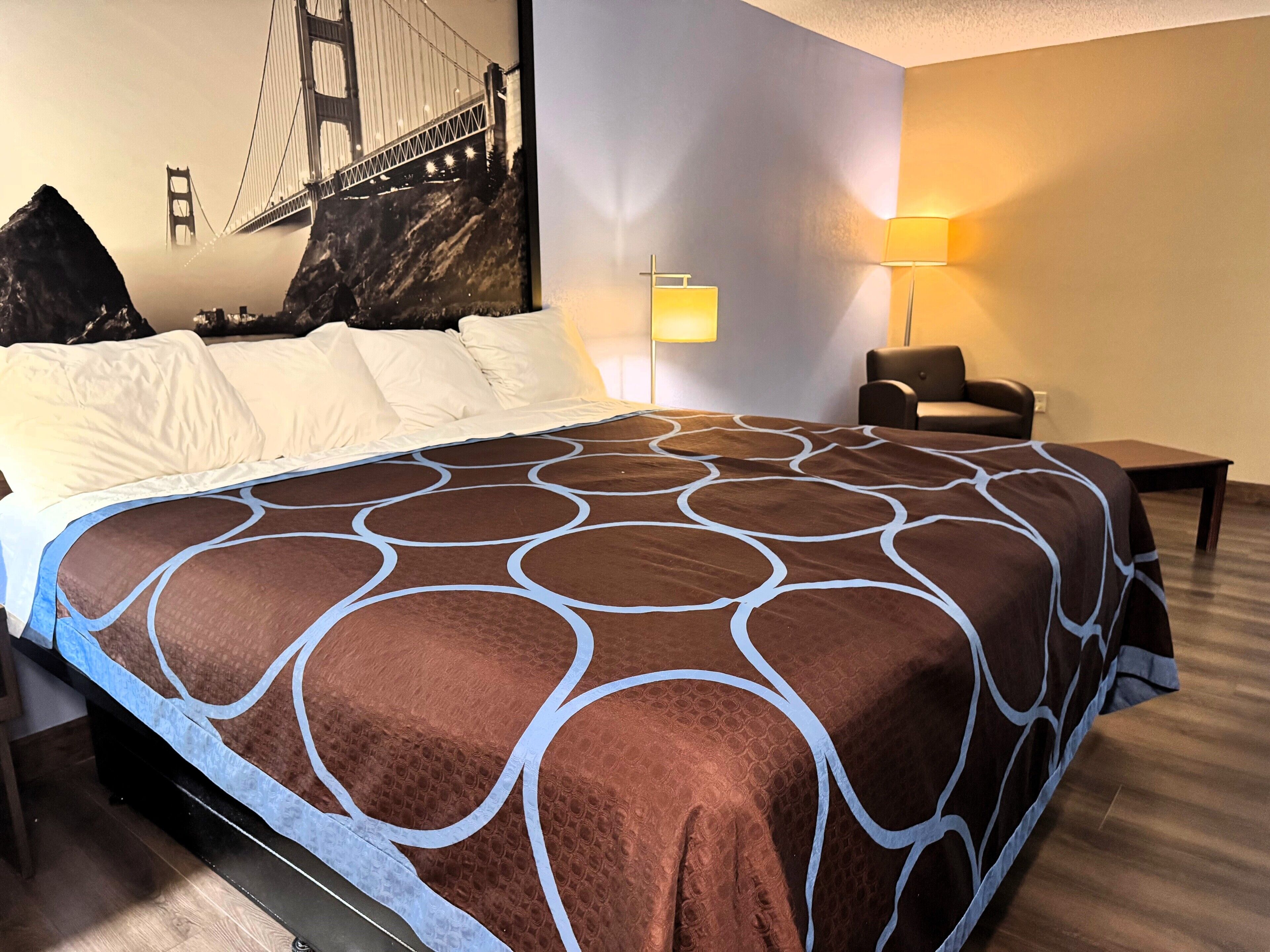 办公桌、隔音、熨斗/熨衣板、免费婴儿床