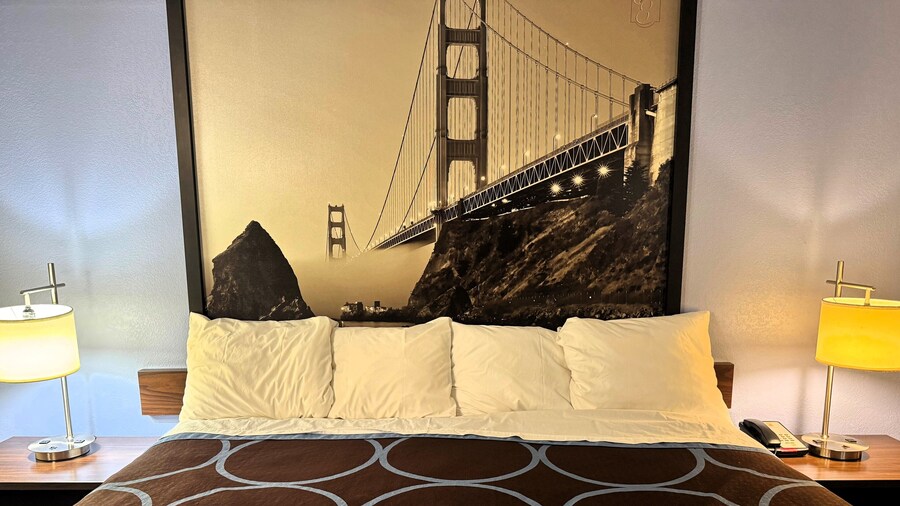 Super 8 by Wyndham Booneville