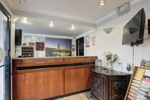 Lobby - Americas Best Value Inn Sacramento Old Town (Sacramento)