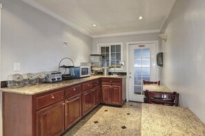 Dining - Americas Best Value Inn Sacramento Old Town (Sacramento)