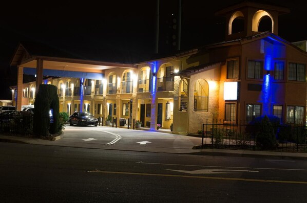 Exterior - Americas Best Value Inn Sacramento Old Town (Sacramento)