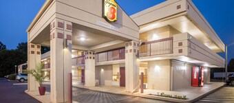 Super 8 by Wyndham Commerce