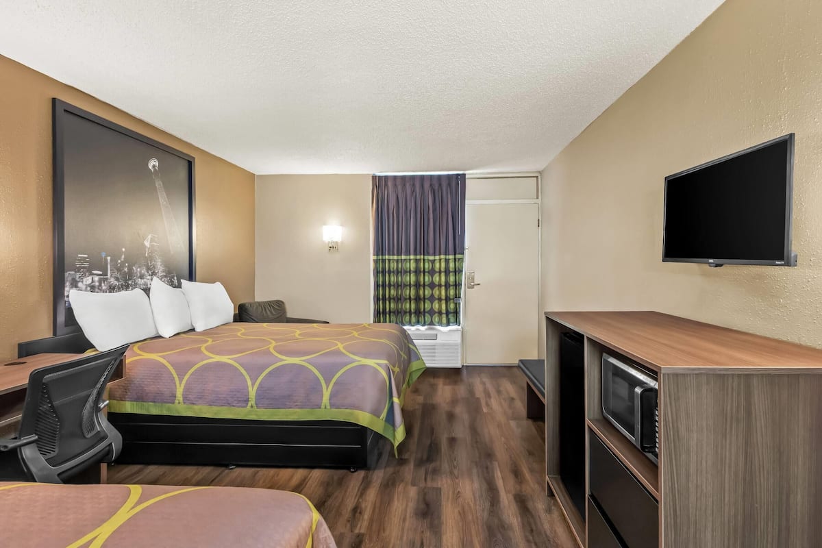 Double Room, 2 Double Beds | Desk, iron/ironing board, free cribs/infant beds, rollaway beds