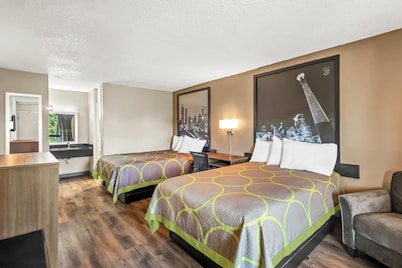 Super 8 by Wyndham Commerce