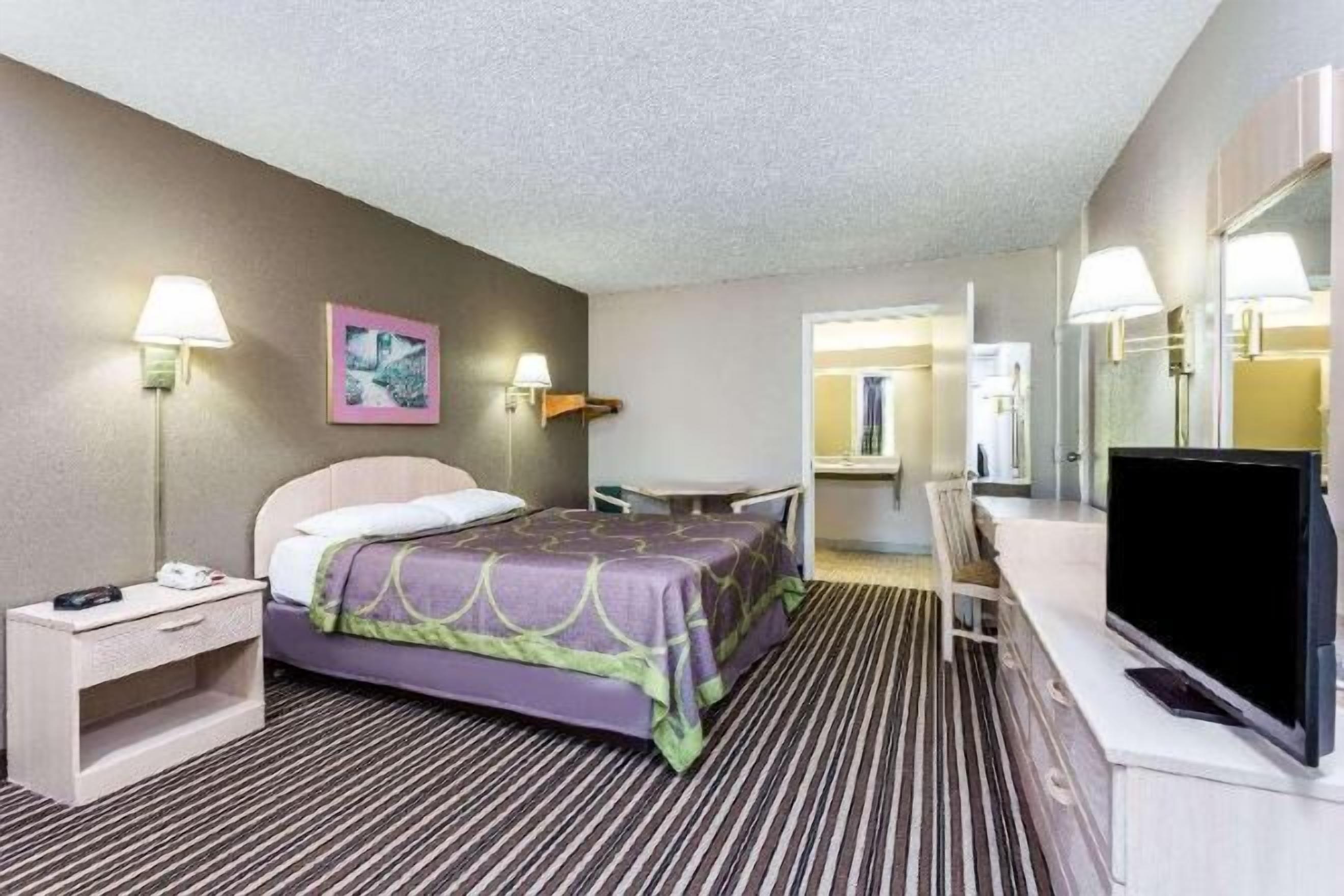 Desk, iron/ironing board, free cots/infant beds, rollaway beds