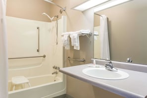 Room, 1 Queen Bed, Accessible, Non Smoking (Mobility) | Bathroom | Hair dryer, towels