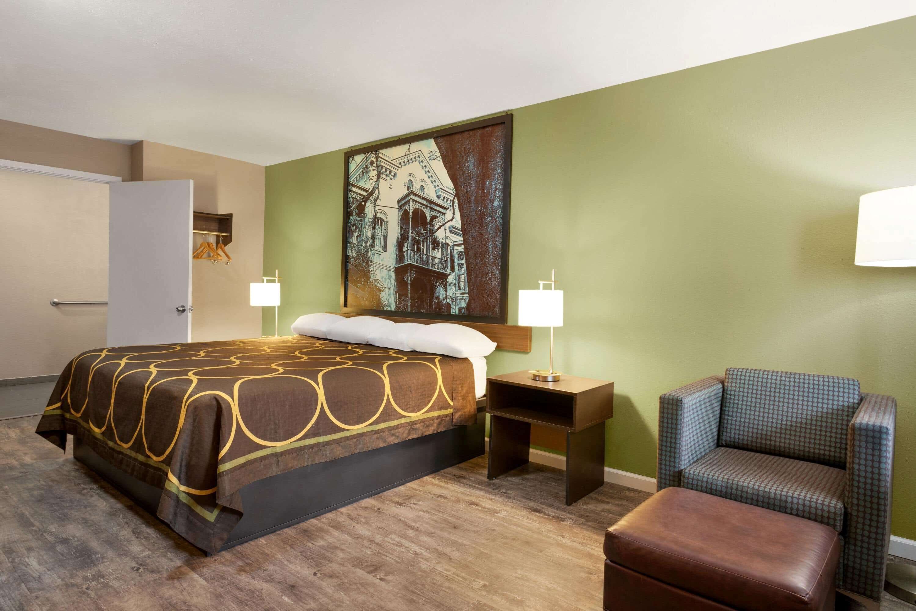 Room, 1 King Bed, Accessible, Non Smoking (Mobility) | Desk, iron/ironing board, free cribs/infant beds, rollaway beds