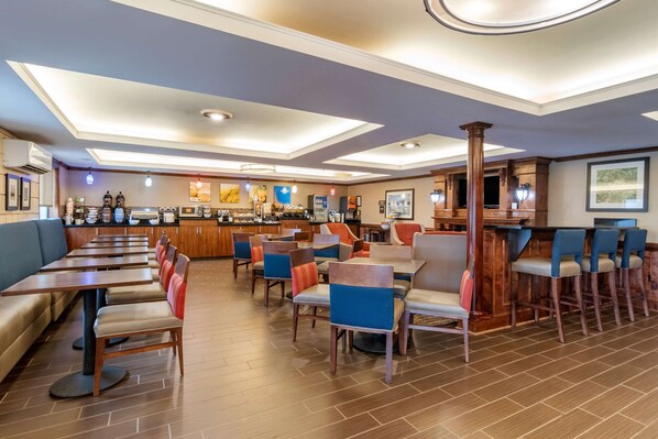 Free buffet breakfast 