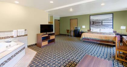 Super 8 by Wyndham Wheeling WV