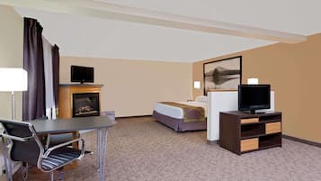 Studio Suite, 1 King Bed, Non Smoking | In-room safe, desk, blackout drapes, iron/ironing board