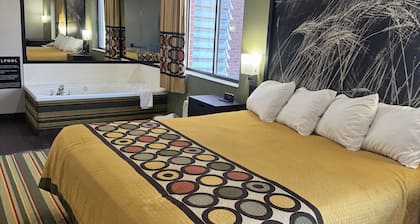 Super 8 by Wyndham Chanute