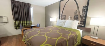 Super 8 by Wyndham Eureka/Six Flags Nearby