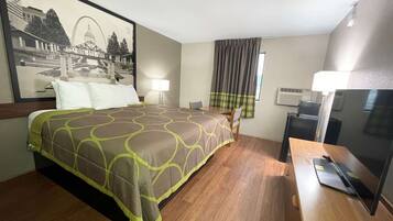 Deluxe Suite, 1 King Bed, Non Smoking | Premium bedding, desk, free cribs/infant beds, free WiFi