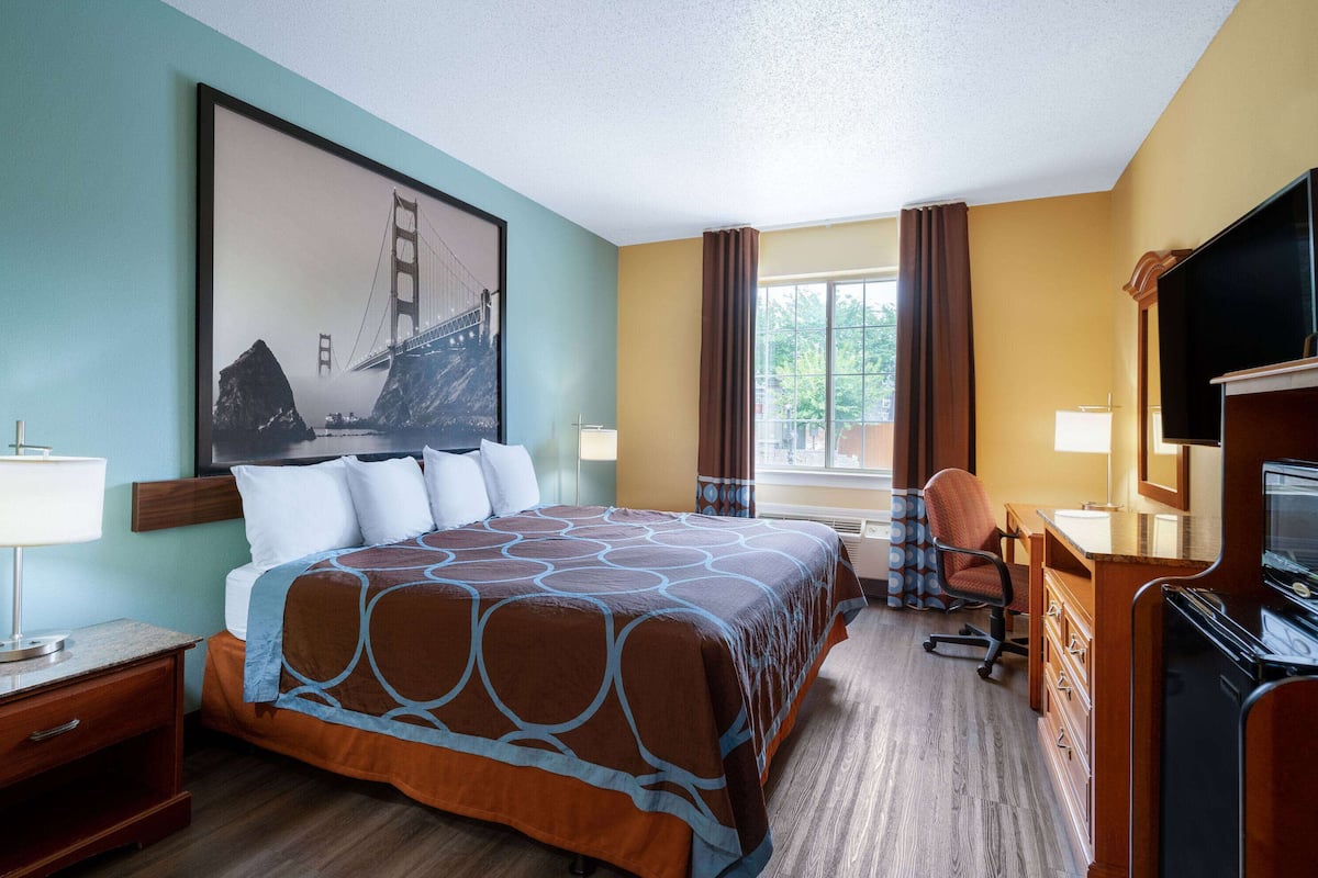 Room, 1 King Bed, Non Smoking