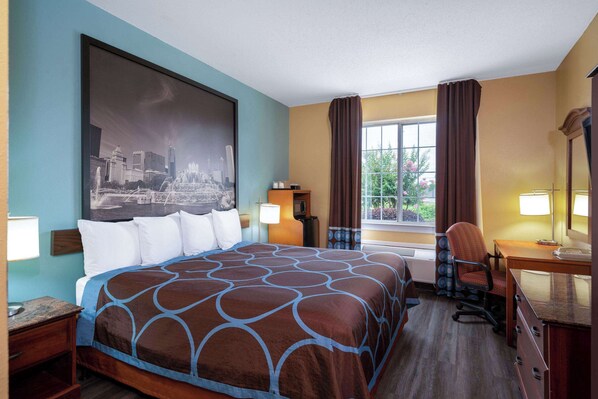 Habitación, 1 cama King size, con acceso para personas discapacitadas (Mobility Accessible) | Muebles diferentes, escritorio, cortinas blackout y camas extra