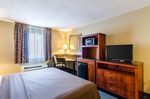 Standard Room, 1 King Bed, Non Smoking | Premium bedding, desk, iron/ironing board, rollaway beds