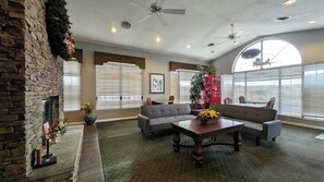 Lobby - Inn of Loudon (Loudon)