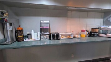 Café da manhã continental grátis todos os dias