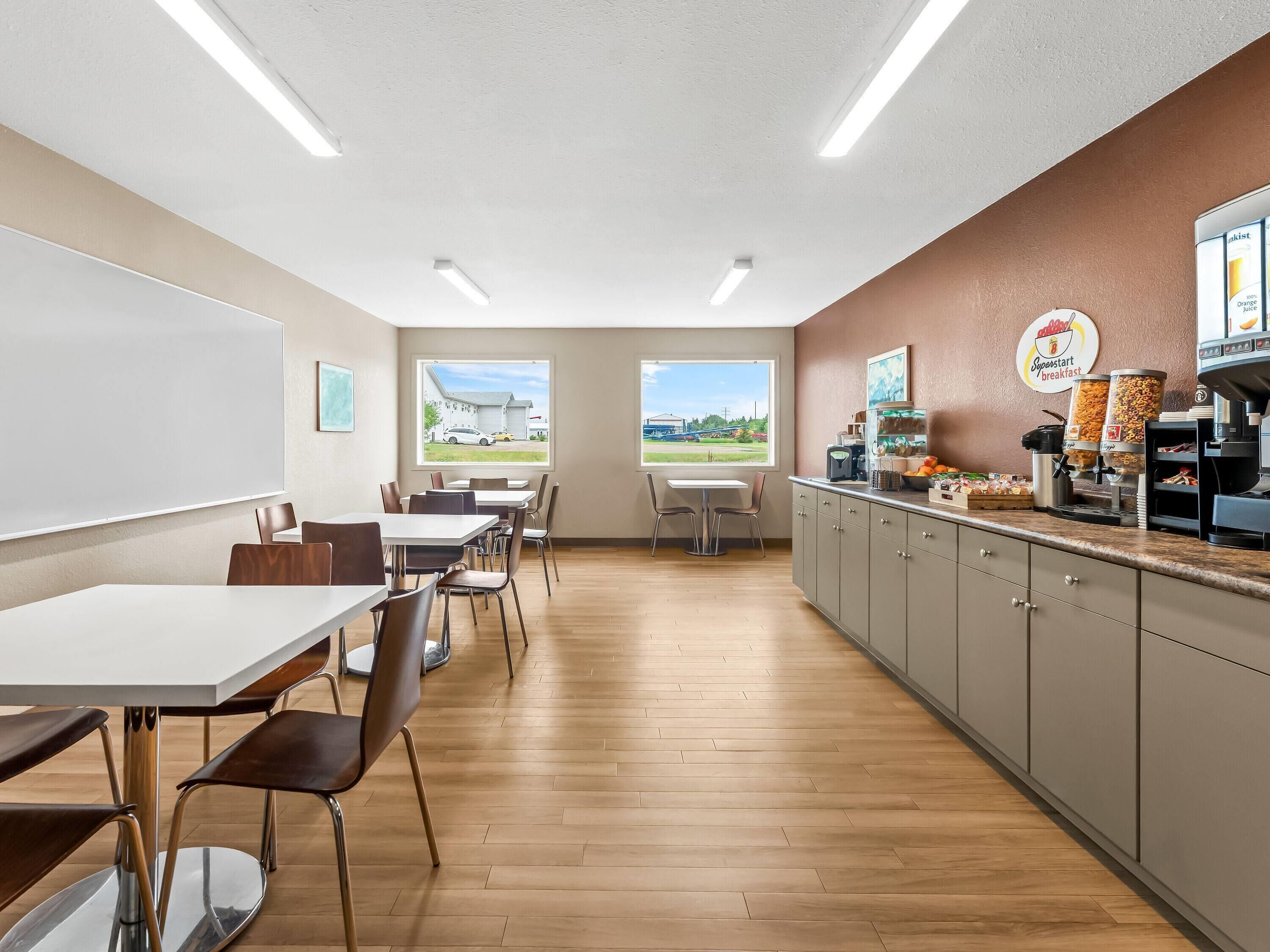 Free daily continental breakfast 