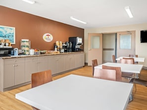 Free daily continental breakfast