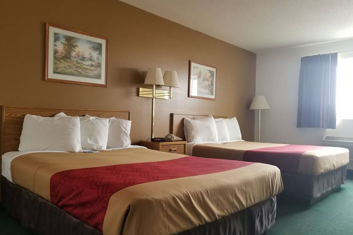 Fer et planche Ă repasser, accĂšs au Wi-Fi (inclus), literie fournie