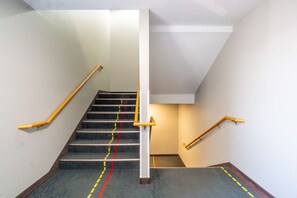 Escaleras con baranda