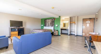 Super 8 by Wyndham Sioux City South