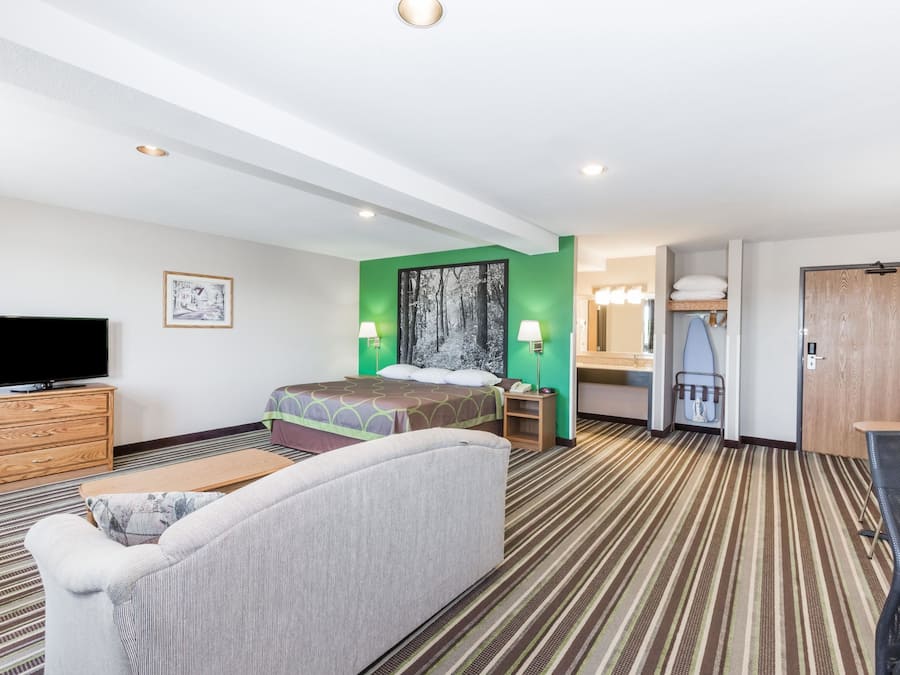 Studiosuite, 1 kingsize-seng, ikke-røyk | Safe på rommet, skrivebord, lydisolert og strykejern/-brett