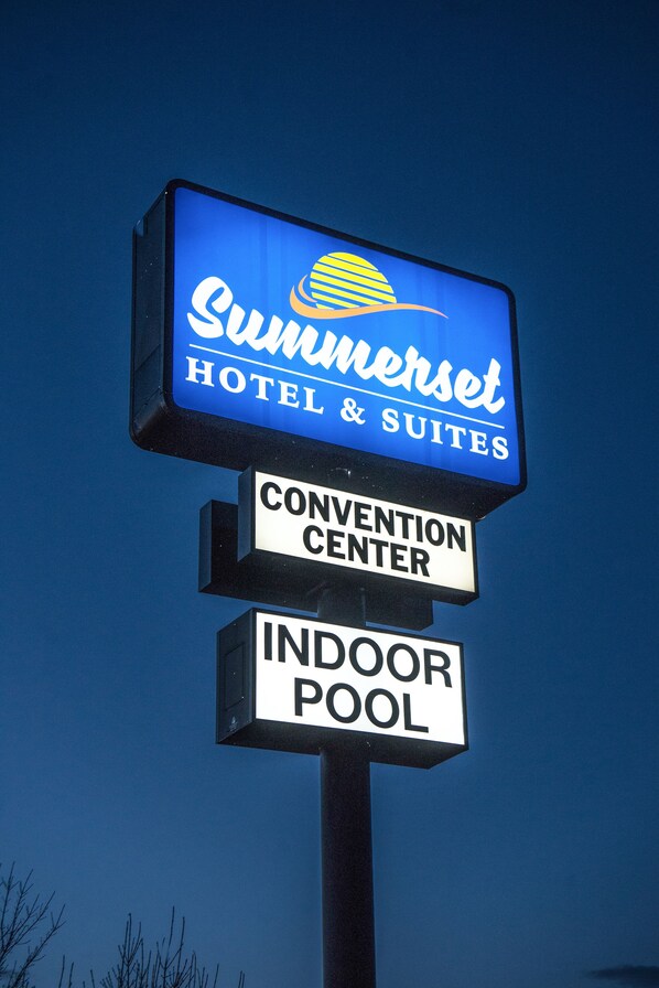 Front of property - Comfort Inn & Suites Summerset - North Rapid City (Blackhawk)