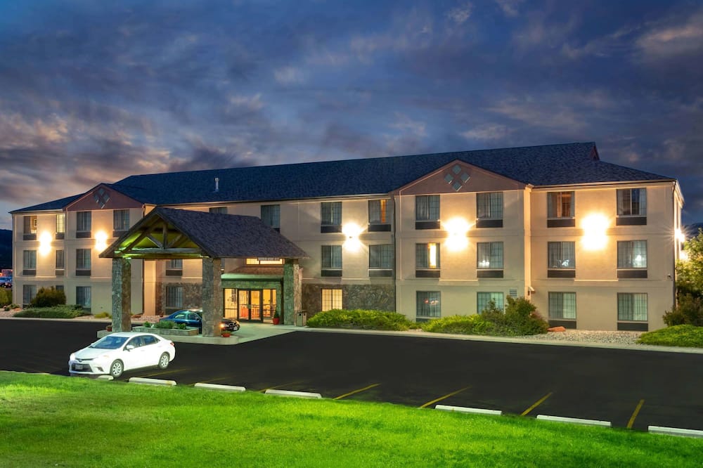 luxury hotels in South Dakota