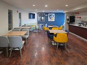 Gratis frukost med självservering varje dag 