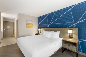 Desk, iron/ironing board, free WiFi, bed sheets - Comfort Inn & Suites Summerset - North Rapid City (Blackhawk)